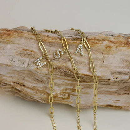 Minimalistisches Buchstaben-Charm-Armband | Gold