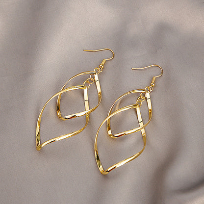 Minimalistische gestufte Ohrhänger | Gold