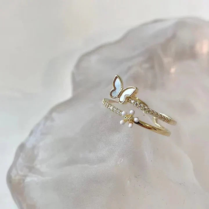 Nerissa Claravia Ring | Gold