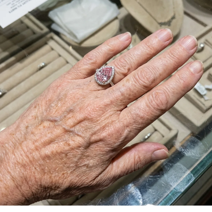 Tropfenförmiger Ring mit rosa Saphir | Weißgold
