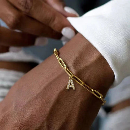 Minimalistisches Buchstaben-Charm-Armband | Gold